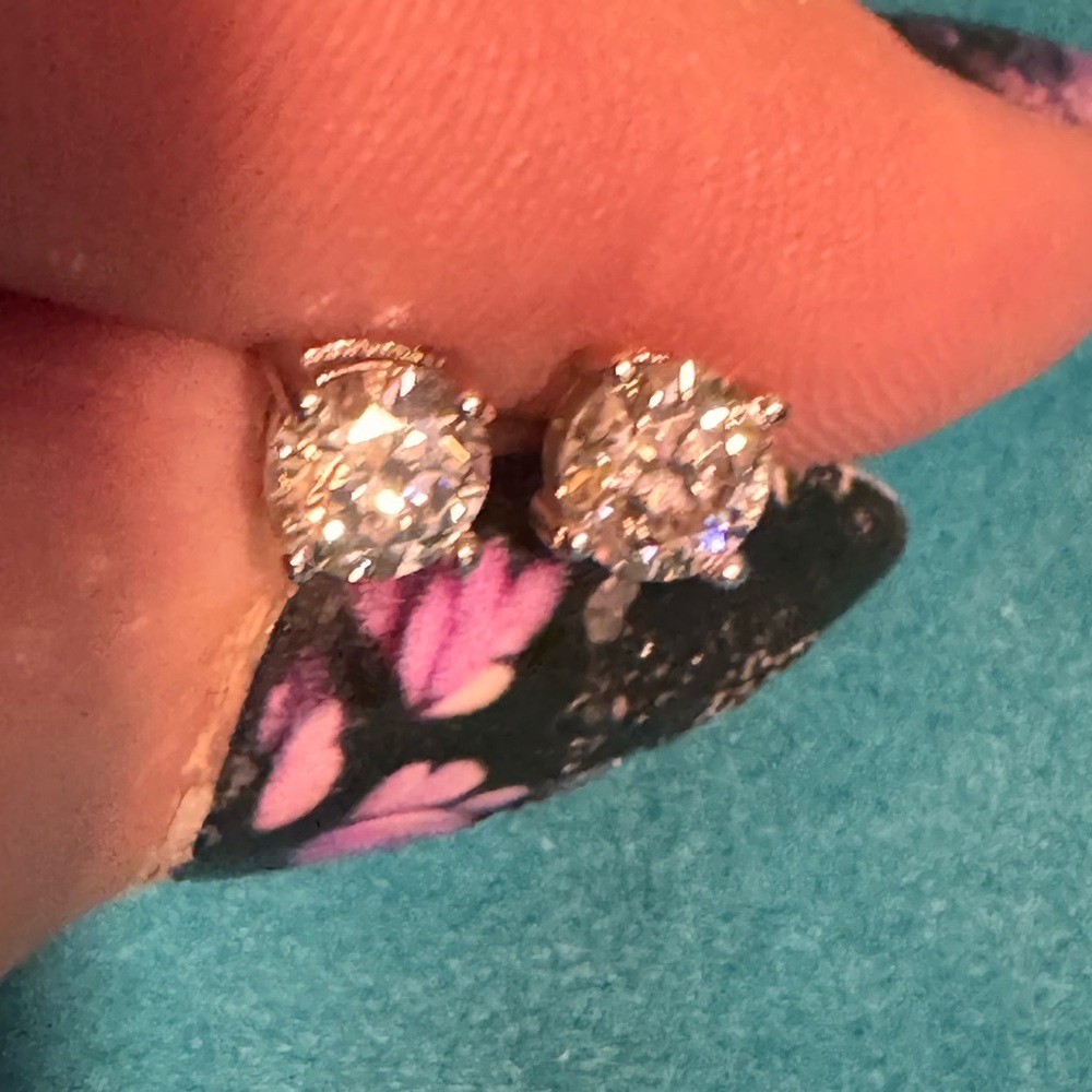 Moissanite 1ctw Earrings in Sterling Silver NWT